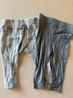 Kate Quinn- Giraffe Print & Solid Blue Bamboo Leggings - 2 Pack 3/6m